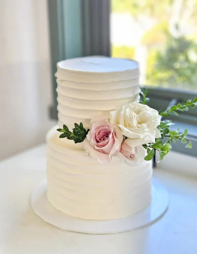 The Rock Yandina wedding cake